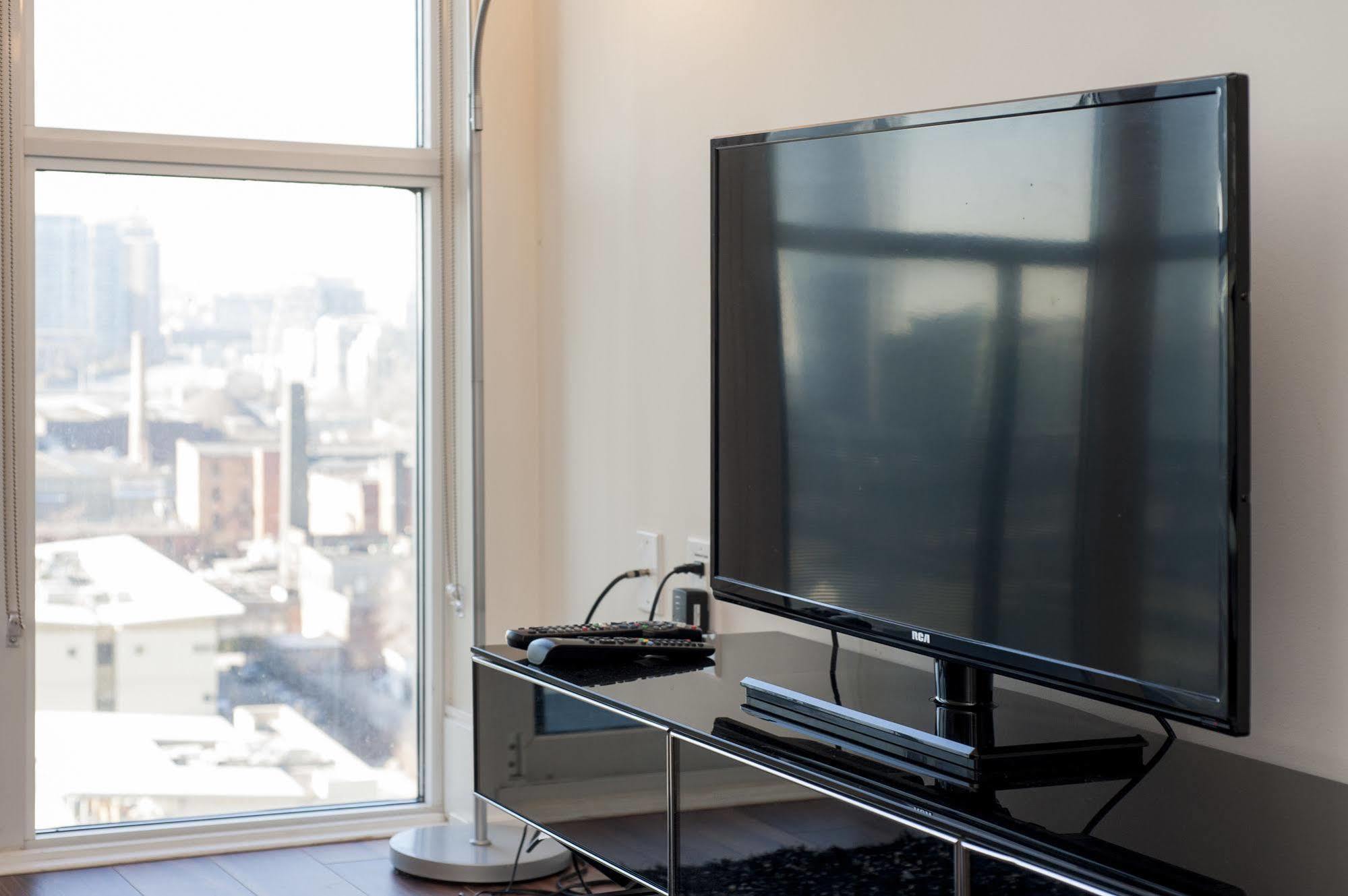 Life Suites Luxury Downtown Condos Toronto Extérieur photo