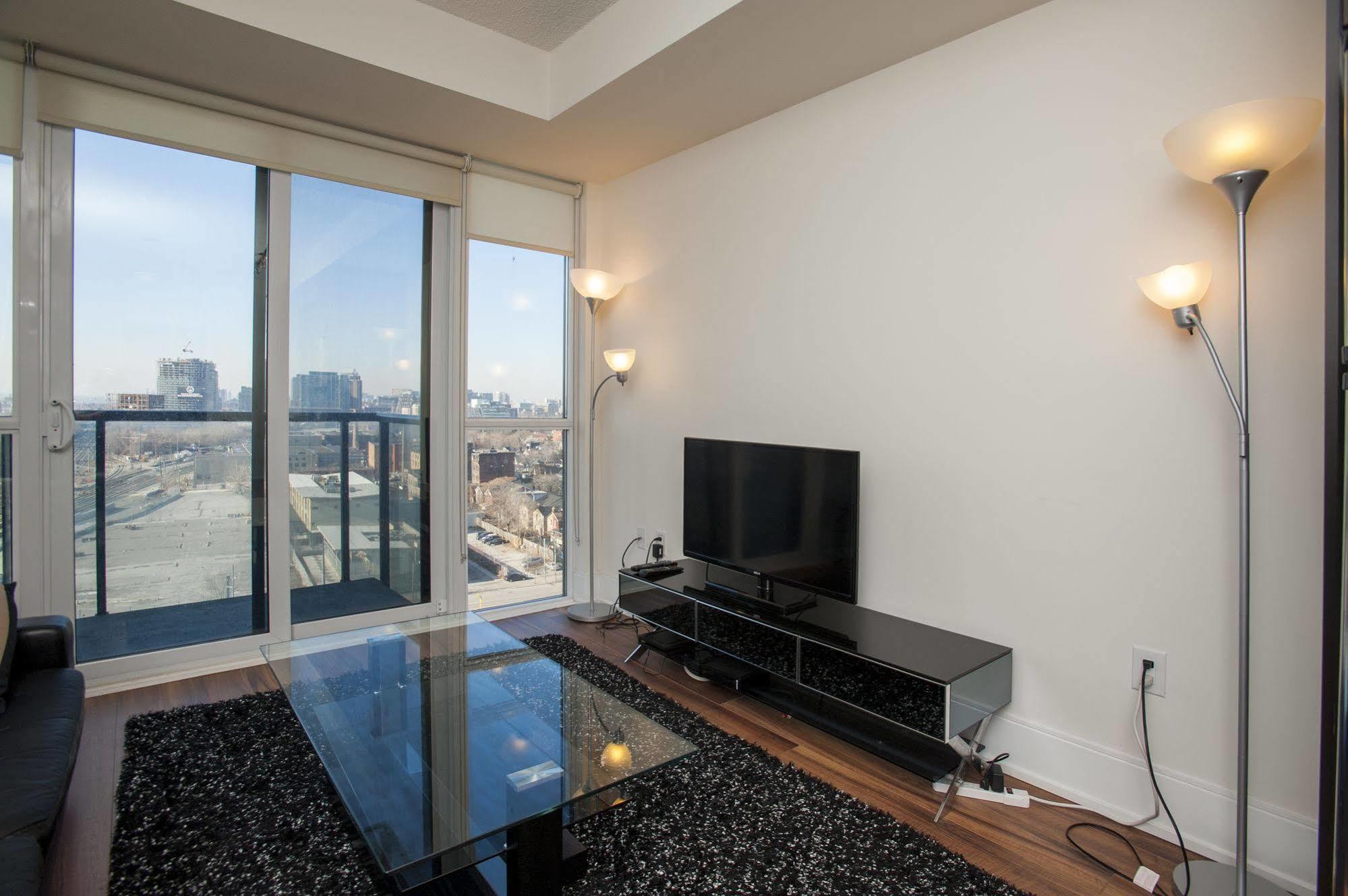 Life Suites Luxury Downtown Condos Toronto Extérieur photo