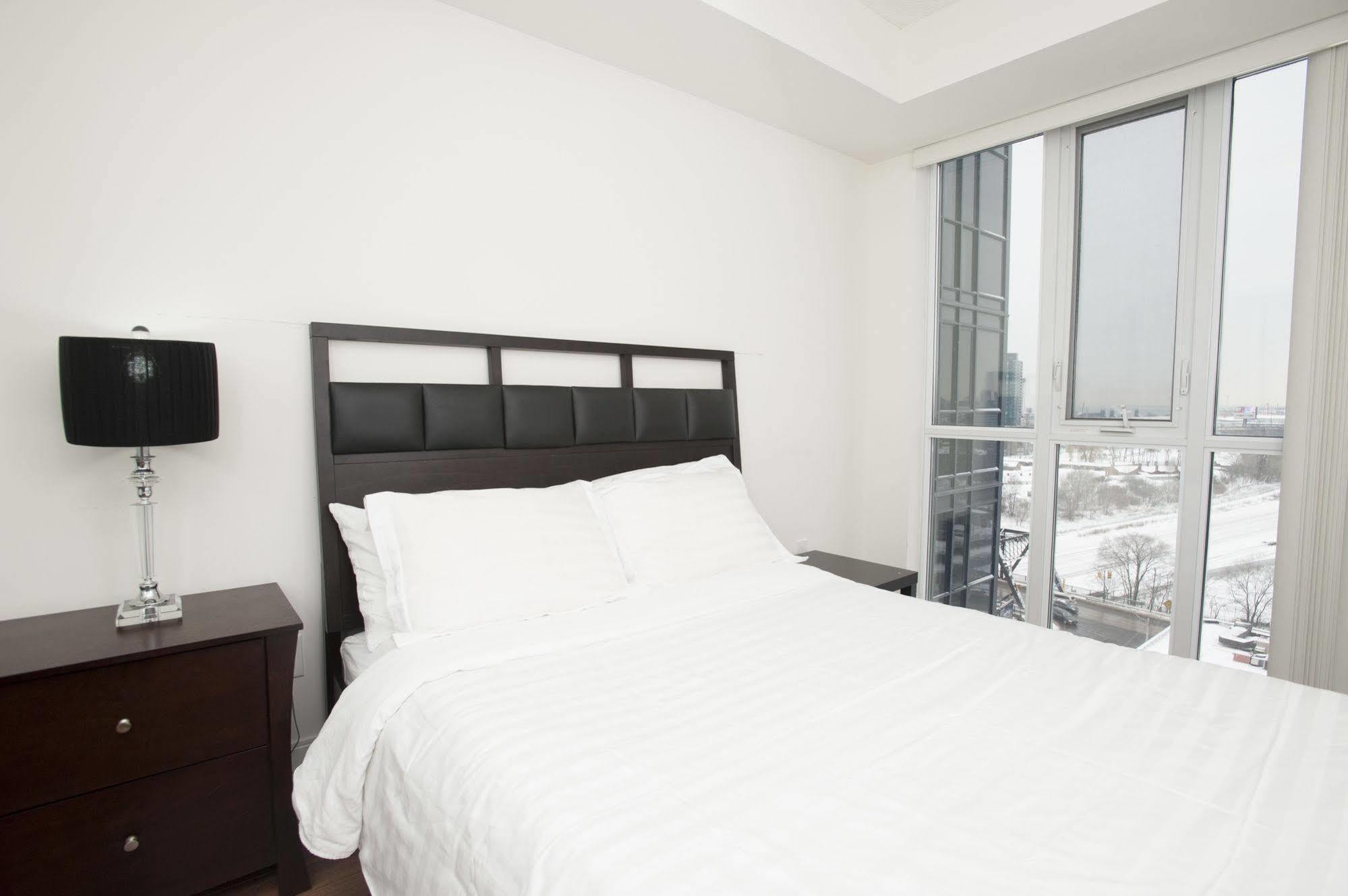 Life Suites Luxury Downtown Condos Toronto Extérieur photo