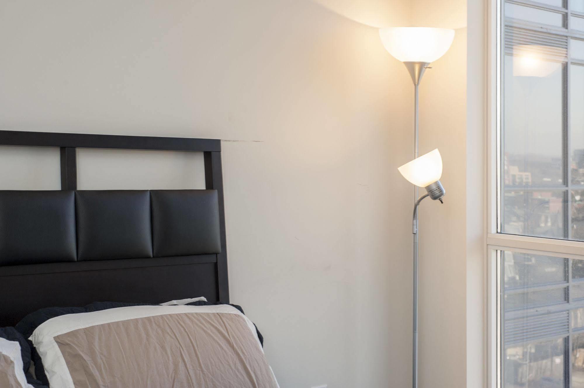 Life Suites Luxury Downtown Condos Toronto Extérieur photo