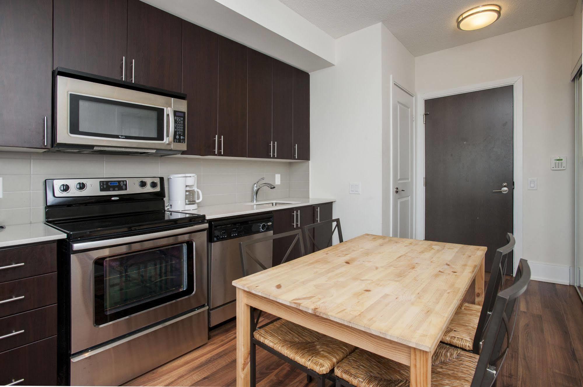 Life Suites Luxury Downtown Condos Toronto Extérieur photo