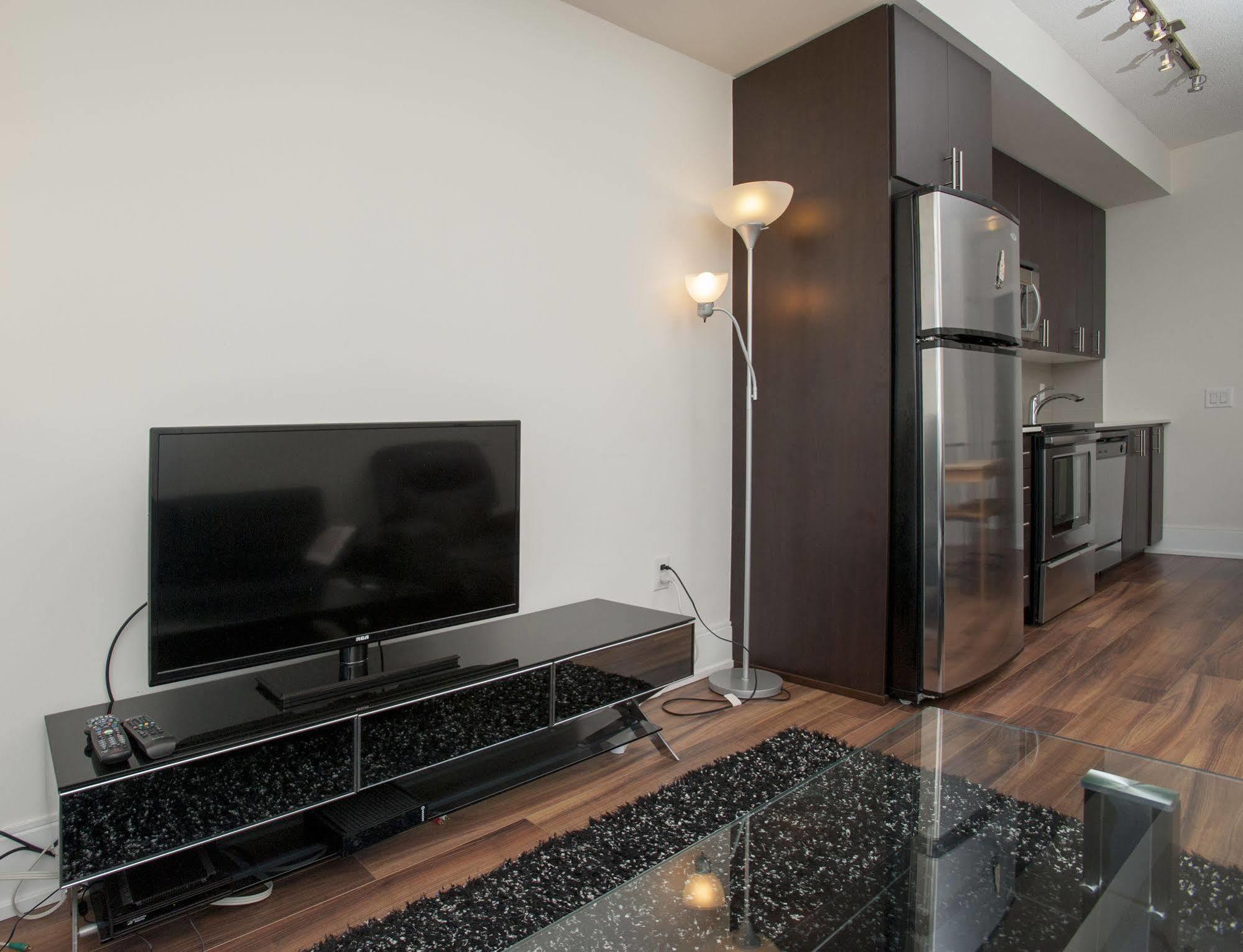 Life Suites Luxury Downtown Condos Toronto Extérieur photo
