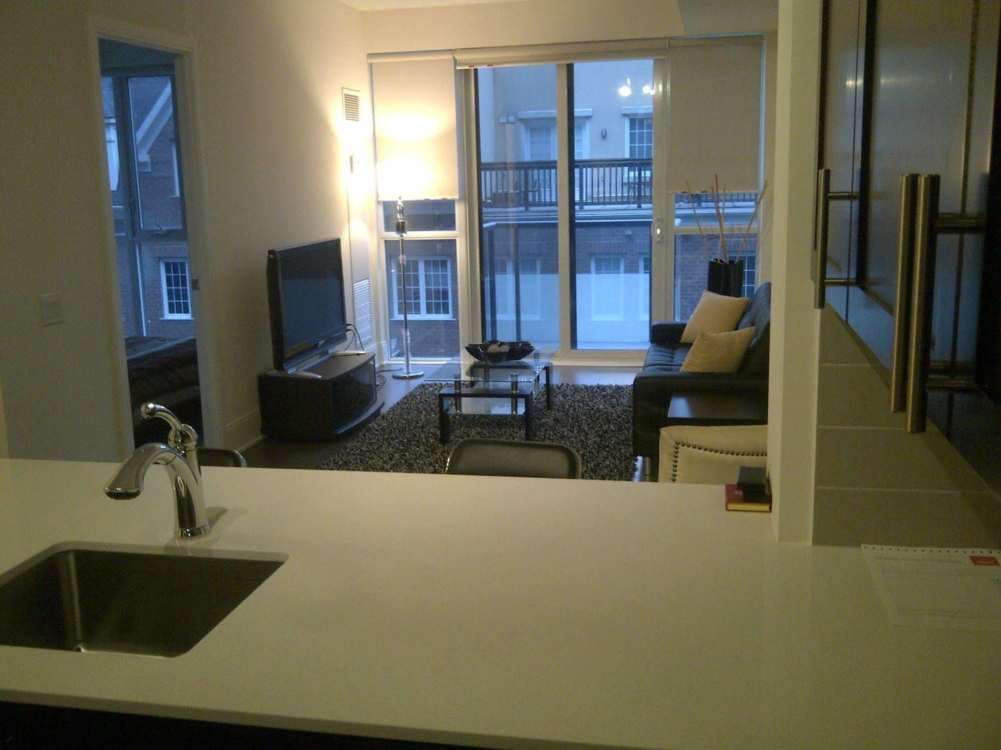 Life Suites Luxury Downtown Condos Toronto Extérieur photo