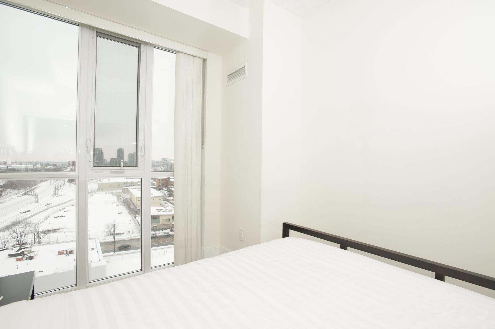 Life Suites Luxury Downtown Condos Toronto Extérieur photo
